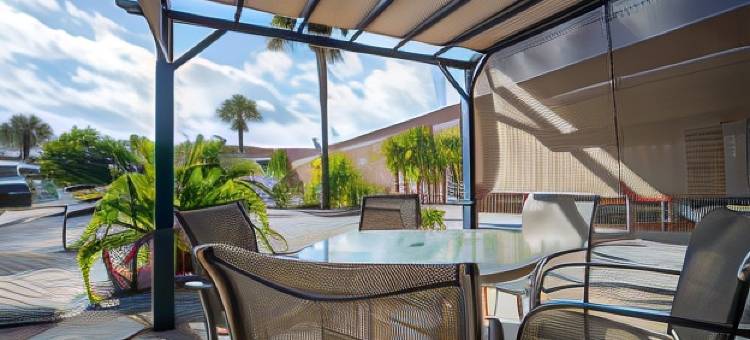 太阳岛套房酒店 - 威尼斯佛罗里达历史市中心度假酒店(Island Sun Inn & Suites - Venice, Florida Historic Downtown & Beach Getaway)图片