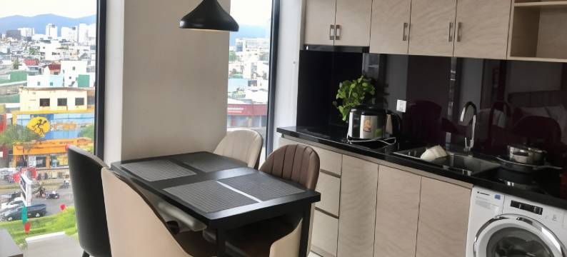 岘港卡利酒店书店(Cali Hotel Books Da Nang)图片