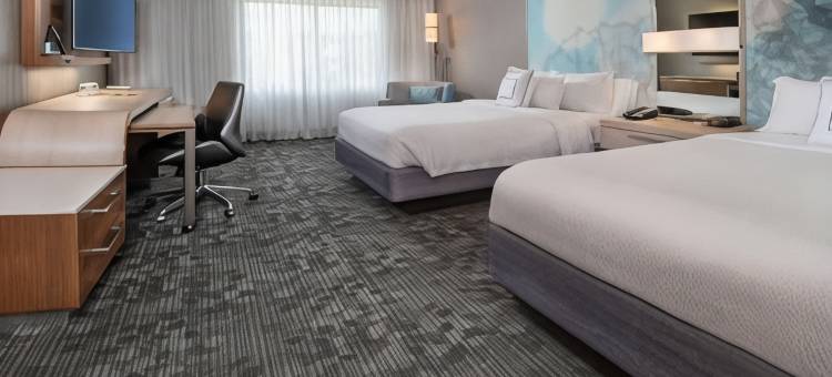 康福特套房酒店(Comfort Inn & Suites)图片