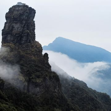 贵州贵阳+黄果树+荔波+西江千户苗寨+镇远+梵净山6日5晚跟团游