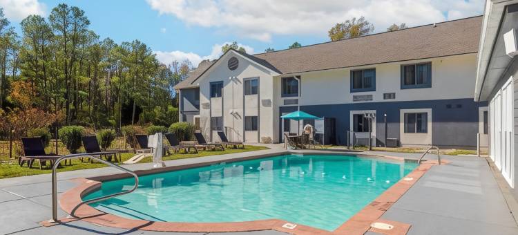 舒适套房酒店-近罗宾斯空军基地正门(Comfort Inn & Suites - Near Robins Air Force Base Main Gate)图片