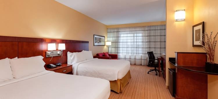 芝加哥绍姆堡/伍德菲尔德购物中心万怡酒店(Courtyard Chicago Schaumburg/Woodfield Mall)图片