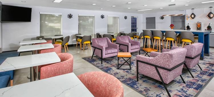 达拉斯拉斯科利纳斯拉昆塔温德姆套房酒店(La Quinta Inn & Suites by Wyndham Dallas - Las Colinas)图片