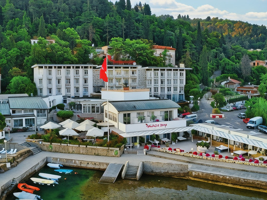 Barbara 皮兰海滩酒店