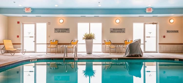 舒适套房酒店绿湾体育场区(Comfort Inn & Suites Green Bay Stadium Area)图片