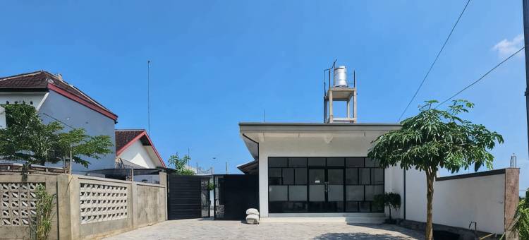 Guest House Saqeena Syariah Near Blitar Park RedPartner图片