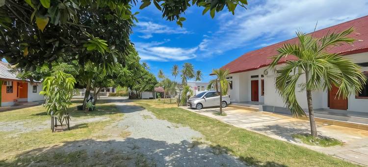 RedDoorz Syariah at Home Ampana Guest House Ampana Kota图片