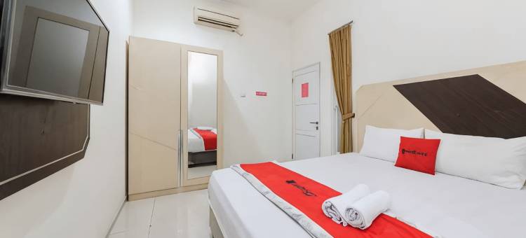 RedDoorz at Jatiwaringin Near Exit Toll Pondok Gede图片