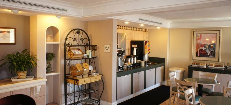 莫林机场拉昆塔温德姆酒店(La Quinta Inn by Wyndham Moline Airport)图片