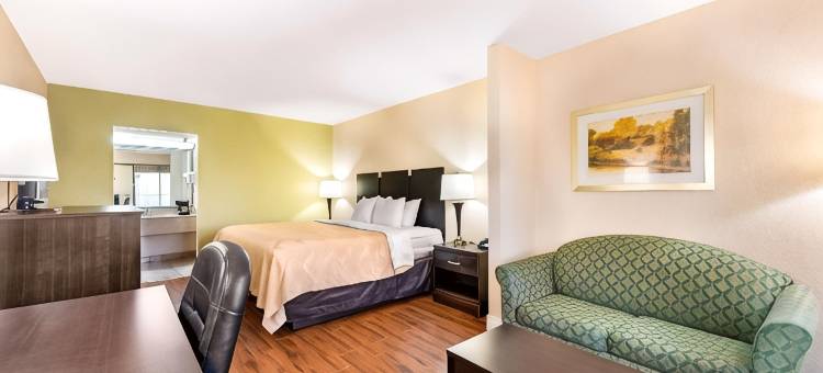 奥兰多机场凯艺套房酒店(Quality Inn & Suites Orlando Airport)图片