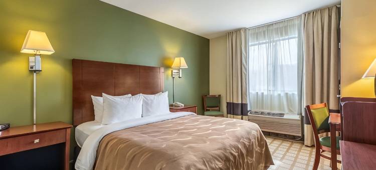 贝茨维尔 I-74 凯艺酒店(Quality Inn I-74 Batesville)图片