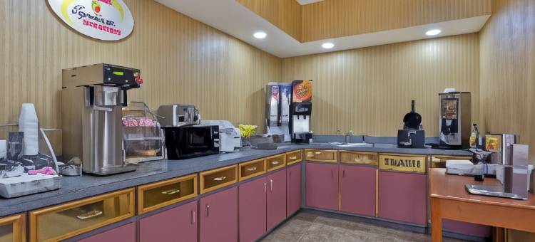 富兰克林高速公路31号速8酒店(Super 8 by Wyndham Franklin Hwy 31)图片