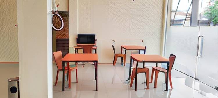 红多兹伊斯兰酒店-近占碑转运市场(RedDoorz Syariah Near Transmart Jambi 2)图片