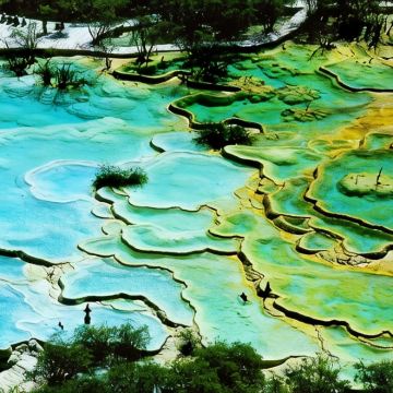 成都+重庆+九寨沟+黄龙风景名胜区+都江堰景区+三星堆博物馆8日7晚跟团游