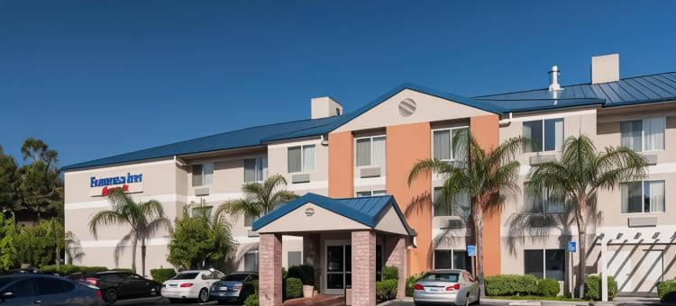 圣塔克拉里塔巴伦西亚万枫酒店(Fairfield Inn Santa Clarita Valencia)图片