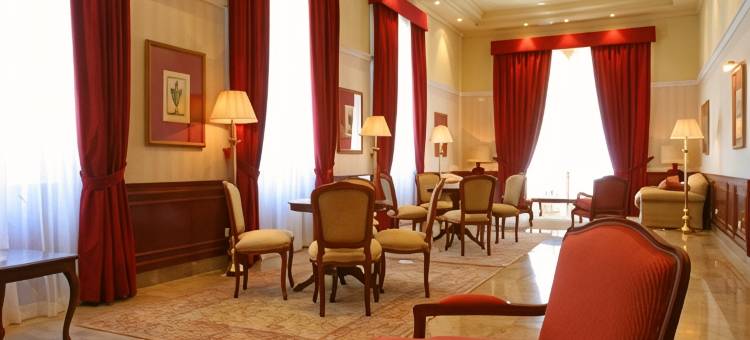 阿尔塞亚佩拉约大酒店(Arcea Gran Hotel Pelayo)图片