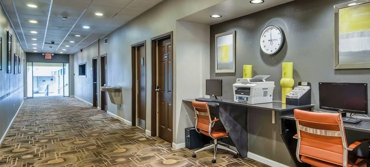 约翰逊城温德姆戴斯套房酒店(Days Inn & Suites by Wyndham Johnson City)图片