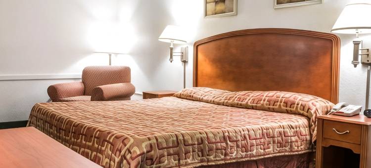 卡拉马祖伊克诺旅馆，靠近翅膀体育馆(Econo Lodge Kalamazoo Near Wings Stadium)图片
