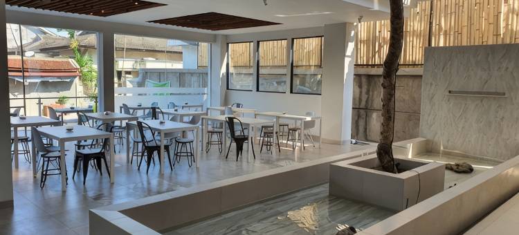 拉帕特玛雅哈特高级酒店(Hart Hotel Premium Rapatmaja)图片