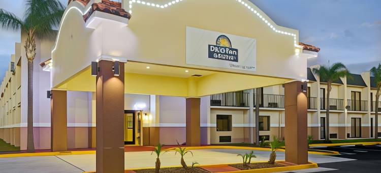 坦帕戴斯套房酒店-近依波城(Days Inn & Suites by Wyndham Tampa near Ybor City)图片