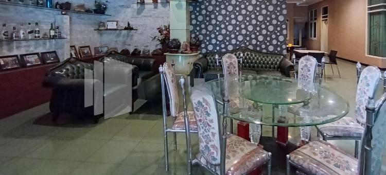 尼洛霍特尔克布门米特拉瑞德多兹(Nillo Hotel Kebumen Mitra RedDoorz)图片