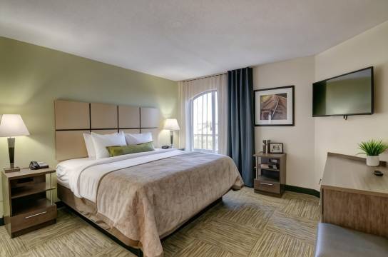 Candlewood Suites 里士满 - 西百老汇 IHG(Candlewood Suites RICHMOND - WEST BROAD by IHG)