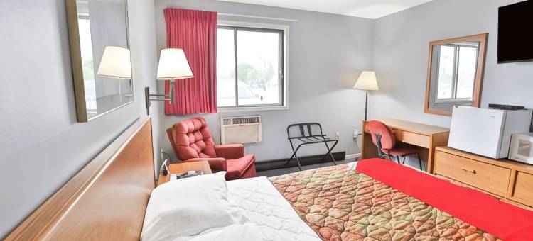 OYO Hotel Pipestone MN, 坎特伯雷公园(OYO Hotel Pipestone MN, Canterbury Park)图片