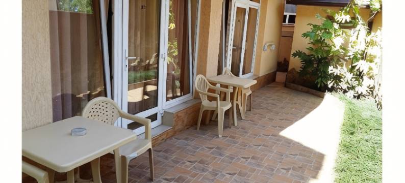 劳拉迷你宾馆(Laura Mini-Hotel)图片