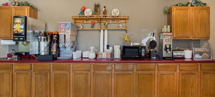 查尔斯城速8酒店(Super 8 by Wyndham Charles City)图片