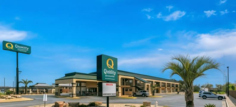 都柏林品质套房酒店(Quality Inn & Suites Dublin)图片