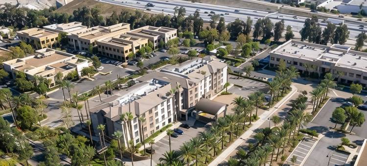 安大略省安大略米尔斯丽怡酒店(Country Inn & Suites by Radisson, Ontario at Ontario Mills, CA)图片