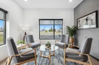 HomeAwhile - Apartment