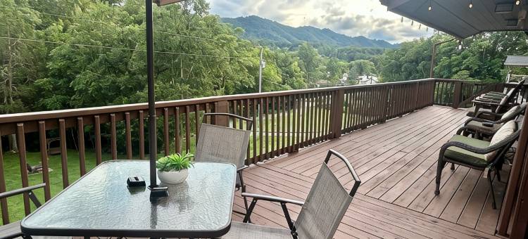 查看优惠！大烟山木屋(小鸽子河畔，山景)- 230条好评(See Offers! Smoky Mt Cabin on Little Pigeon River w/ Mt View - 230 Great Reviews)图片
