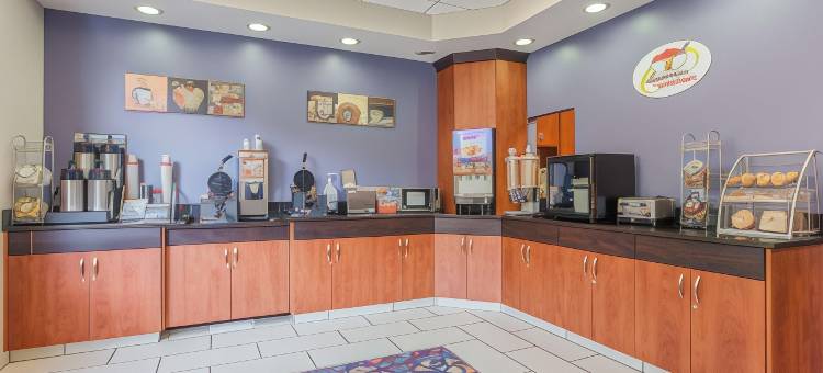 坎卢普斯速8酒店(Super 8 by Wyndham Kamloops on the Hill)图片