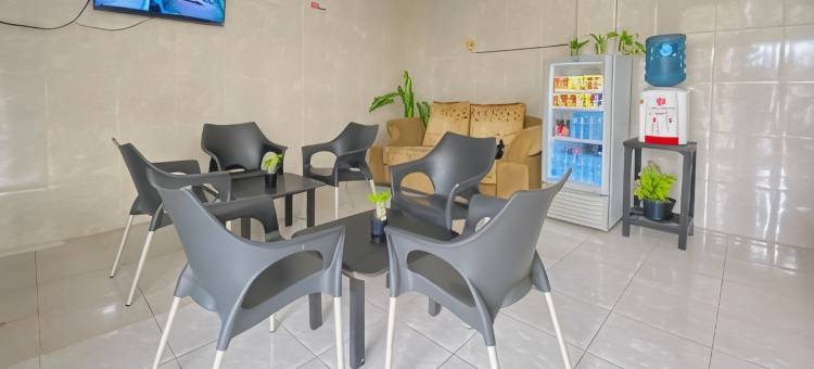 红多兹Plus酒店-近泗水西托商场(RedDoorz Plus Near Cito Mall Surabaya)图片