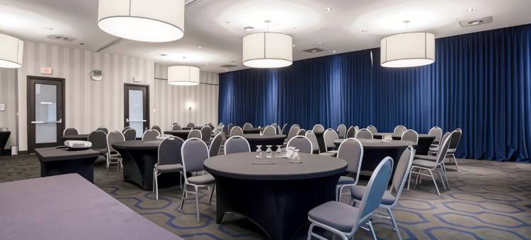 乔治王子城桑德曼签名酒店(Sandman Signature Prince George Hotel)图片