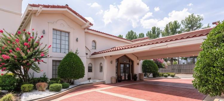 小石城 - 麦凯恩6号汽车旅馆(Motel 6 North Little Rock, AR - McCain)图片