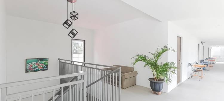 红多兹酒店-近万丹塞兰RSUD(RedDoorz Near Rsud Banten Serang)图片