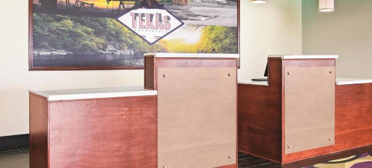 卢灵拉昆塔温德姆套房酒店(La Quinta Inn & Suites by Wyndham Luling)图片