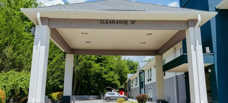 迪拉德克拉丽奥波恩特酒店 - 近蓝岭山脉(Clarion Pointe-Dillard Near Blue Ridge Mountains)图片