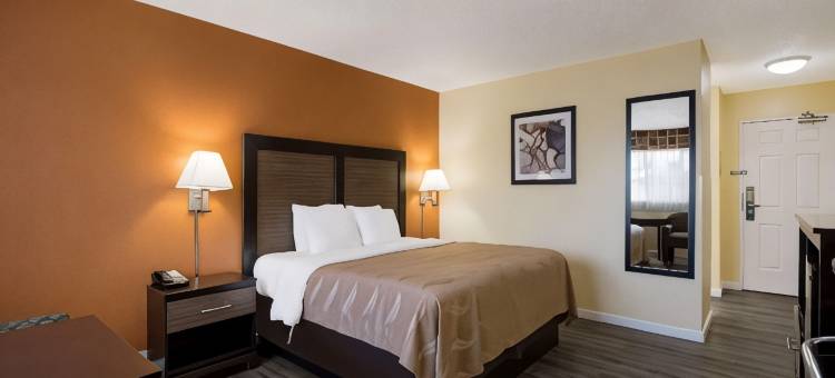 梅德福机场品质套房酒店(Quality Inn & Suites Medford Airport)图片