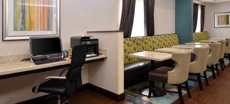 蒙哥马利东I-85州际公路智选假日酒店(Holiday Inn Express MONTGOMERY - EAST I-85 by IHG)图片