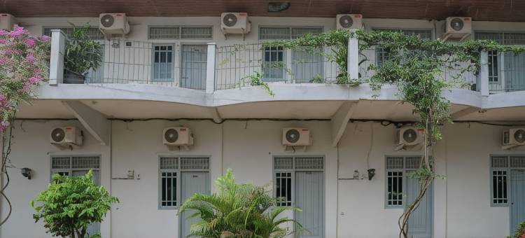 红多兹酒店-近楠榜梅德卡地铁塔曼(RedDoorz Near Taman Merdeka Metro Lampung)图片