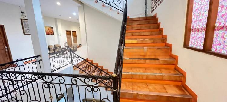 涅槃酒店塞图兰米特拉红门酒店(Nirvana Inn Seturan Mitra RedDoorz)图片