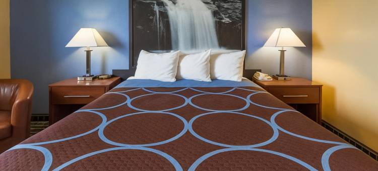 简斯维尔速8酒店(Super 8 by Wyndham Janesville)图片