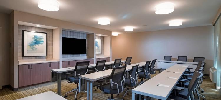 亚特兰大阿尔普哈雷塔/阿瓦隆地区万怡酒店(Courtyard Atlanta Alpharetta/Avalon Area)图片