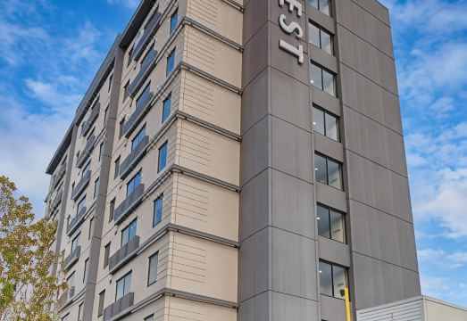 Quest Mascot Hotel Overview