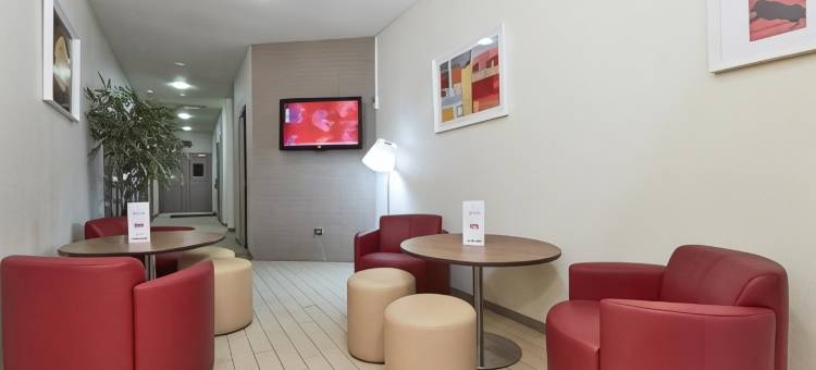 巴黎西部 - 勒瓦卢瓦佩雷康铂酒店(Campanile Paris Ouest - Pte de Champerret Levallois)图片