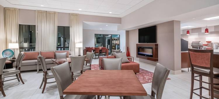 明尼阿波利斯黄金谷华美达酒店(Ramada by Wyndham Minneapolis Golden Valley)图片