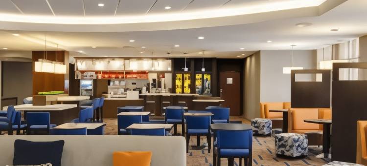 芝加哥绍姆堡/伍德菲尔德购物中心万怡酒店(Courtyard Chicago Schaumburg/Woodfield Mall)图片